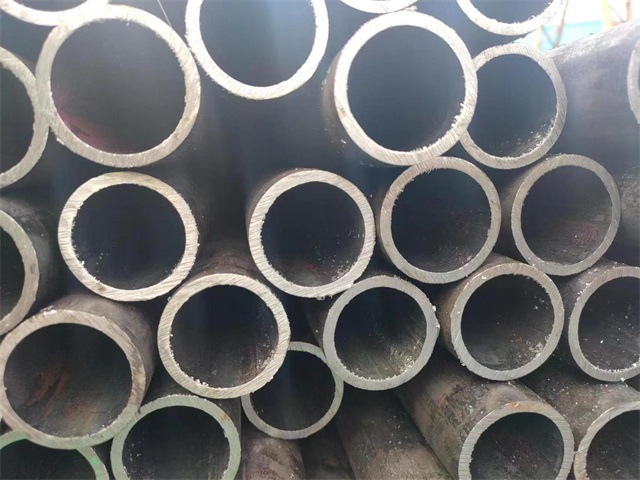 湖北10#结构用无缝钢管